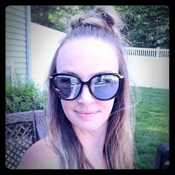 Meet your Posher, Ashley - Picture 1 of 1